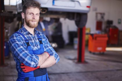 Smooth Seas, Happy Guests: Customer Service Secrets For Boat Rental Success 5 Crew Training And Staffing